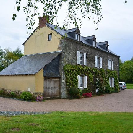 Bed and Breakfast Domaine De La Basse Orme Les Iffs Екстер'єр фото